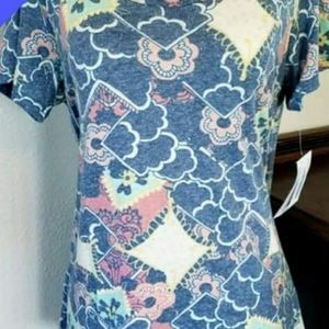LulaRoe Classic T